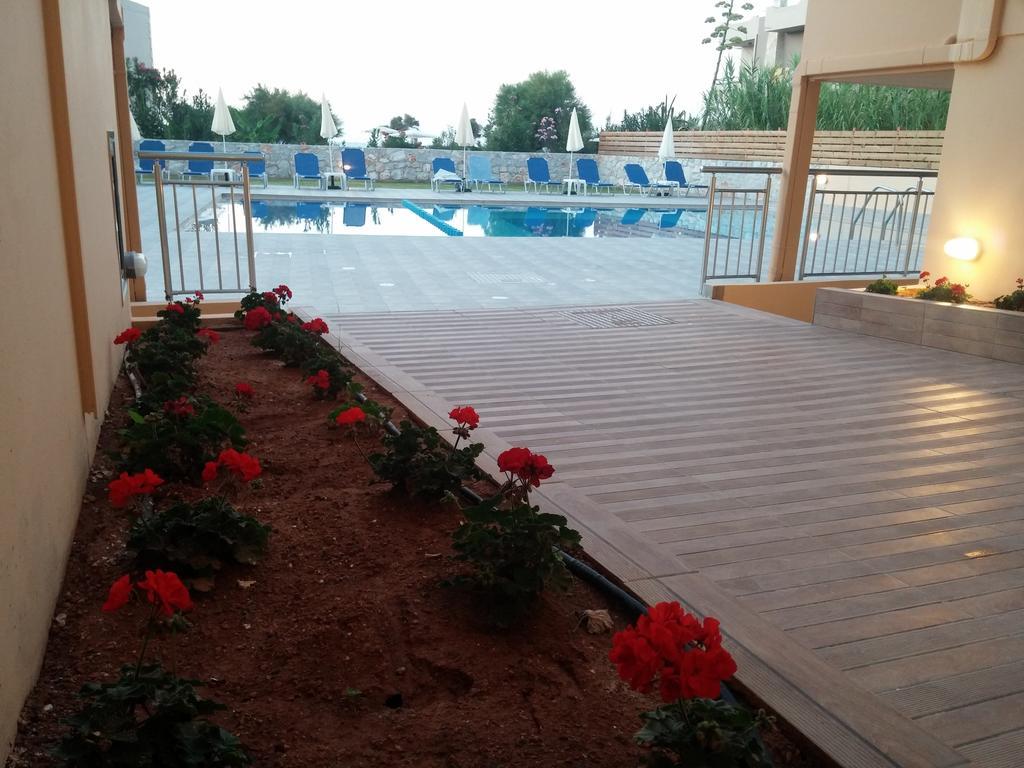 Gerona Mare Apartments Gerani  Ngoại thất bức ảnh