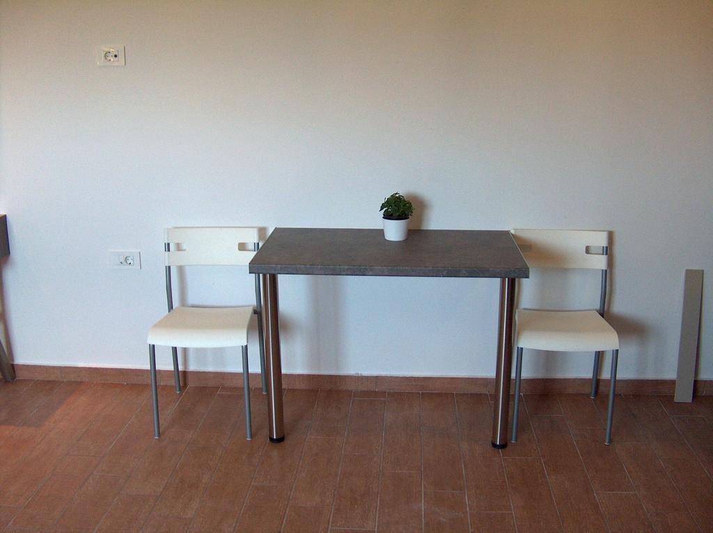 Gerona Mare Apartments Gerani  Phòng bức ảnh
