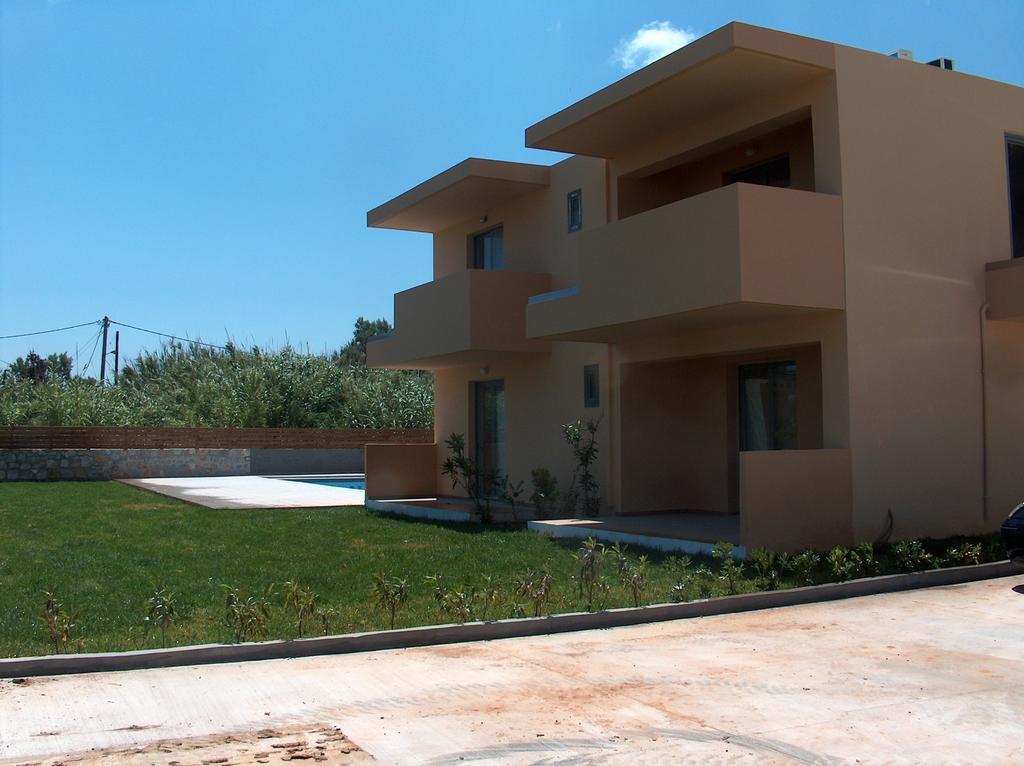 Gerona Mare Apartments Gerani  Phòng bức ảnh