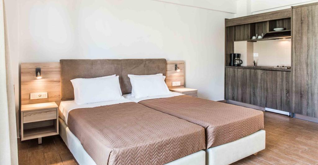 Gerona Mare Apartments Gerani  Ngoại thất bức ảnh