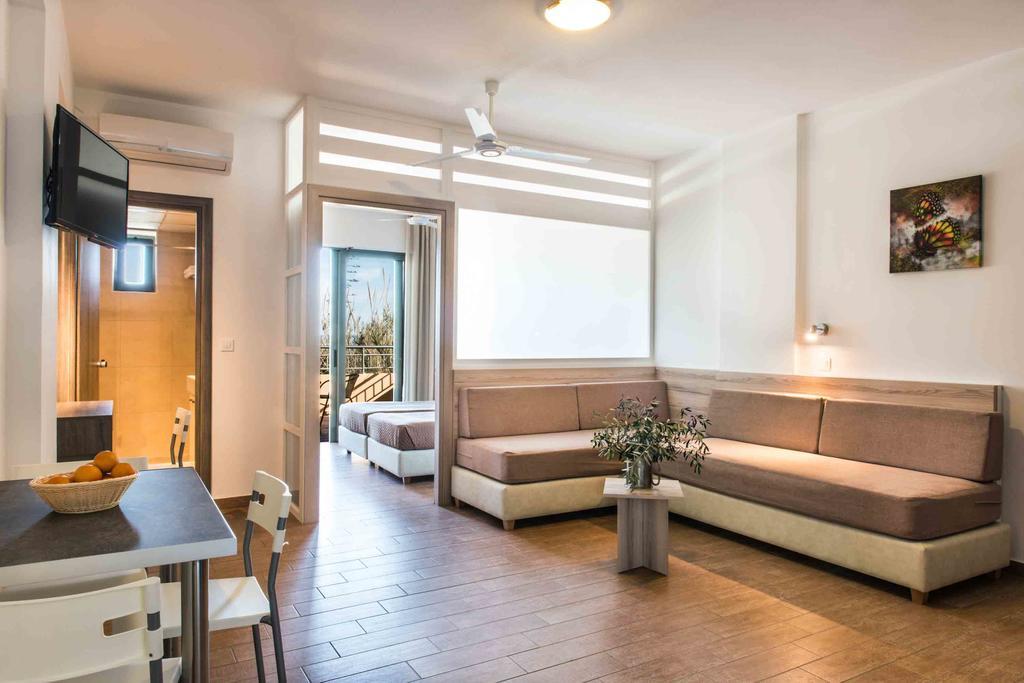 Gerona Mare Apartments Gerani  Ngoại thất bức ảnh