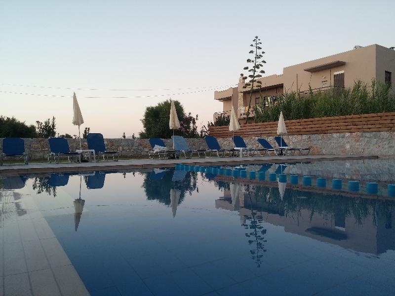 Gerona Mare Apartments Gerani  Ngoại thất bức ảnh