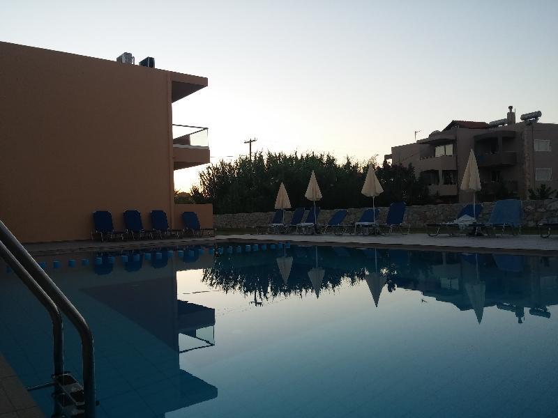 Gerona Mare Apartments Gerani  Ngoại thất bức ảnh