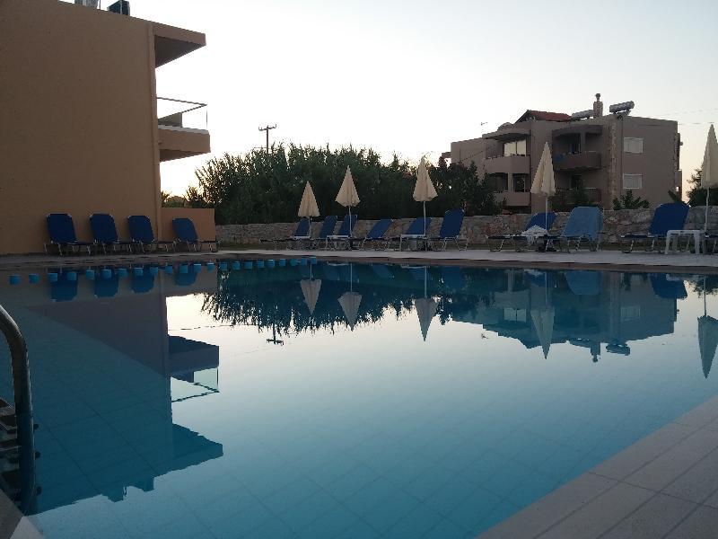Gerona Mare Apartments Gerani  Ngoại thất bức ảnh