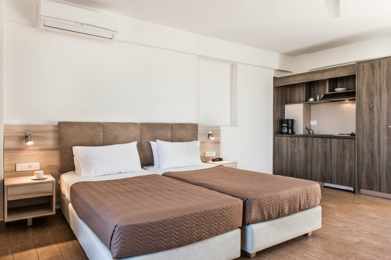 Gerona Mare Apartments Gerani  Ngoại thất bức ảnh